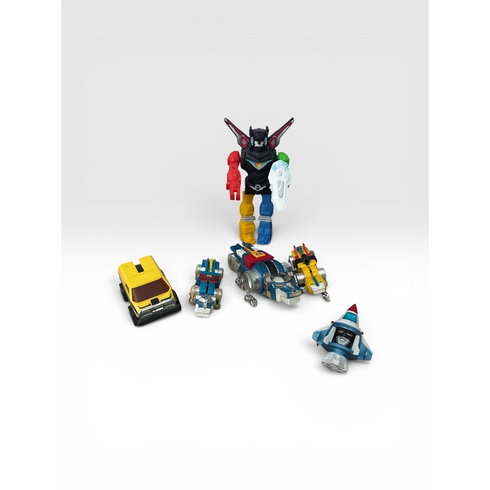 Vintage Plastic Voltron Defender of the Universe Action Figure Lot Lions Vehicle
